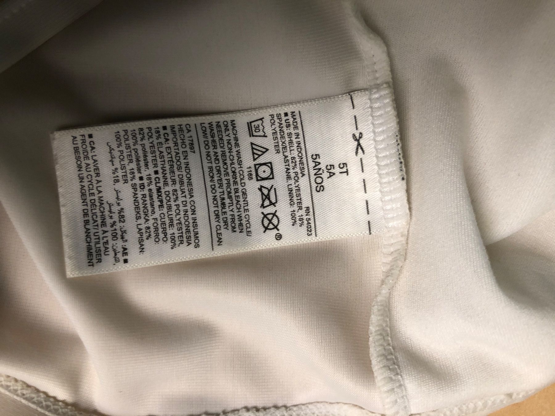 Blusen, T-Shirts & Tops: Neues old Navy Badeshirt Gr.5/110 – Neu (gemäss Beschreibung) aus Obergerlafingen von cabo4 2