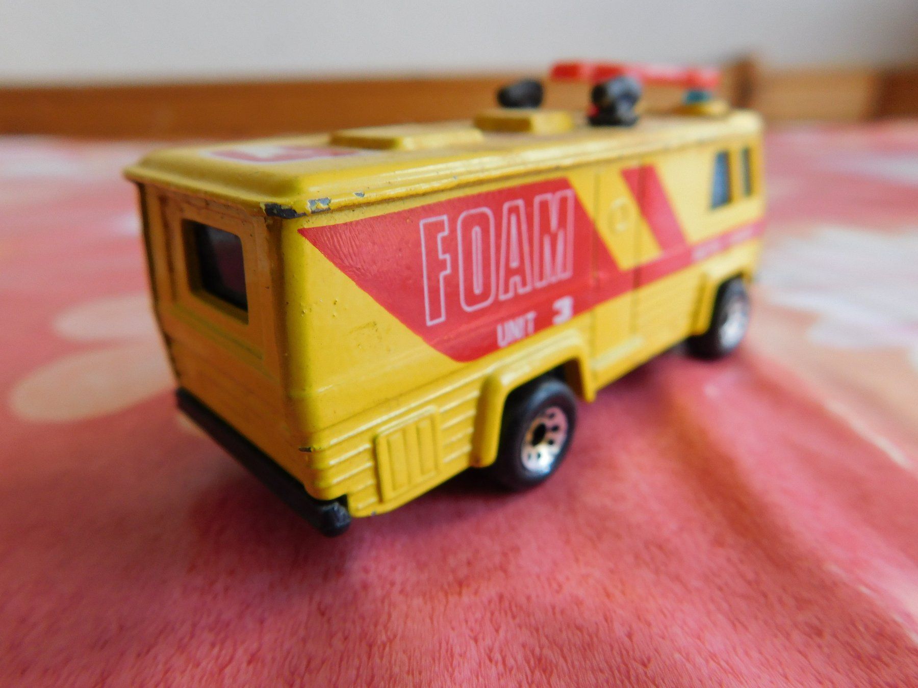 Matchbox Voitures modèles: Matchbox Flugfeldlöschfahrzeug – D'occasion à Strengelbach par Wedi73 5
