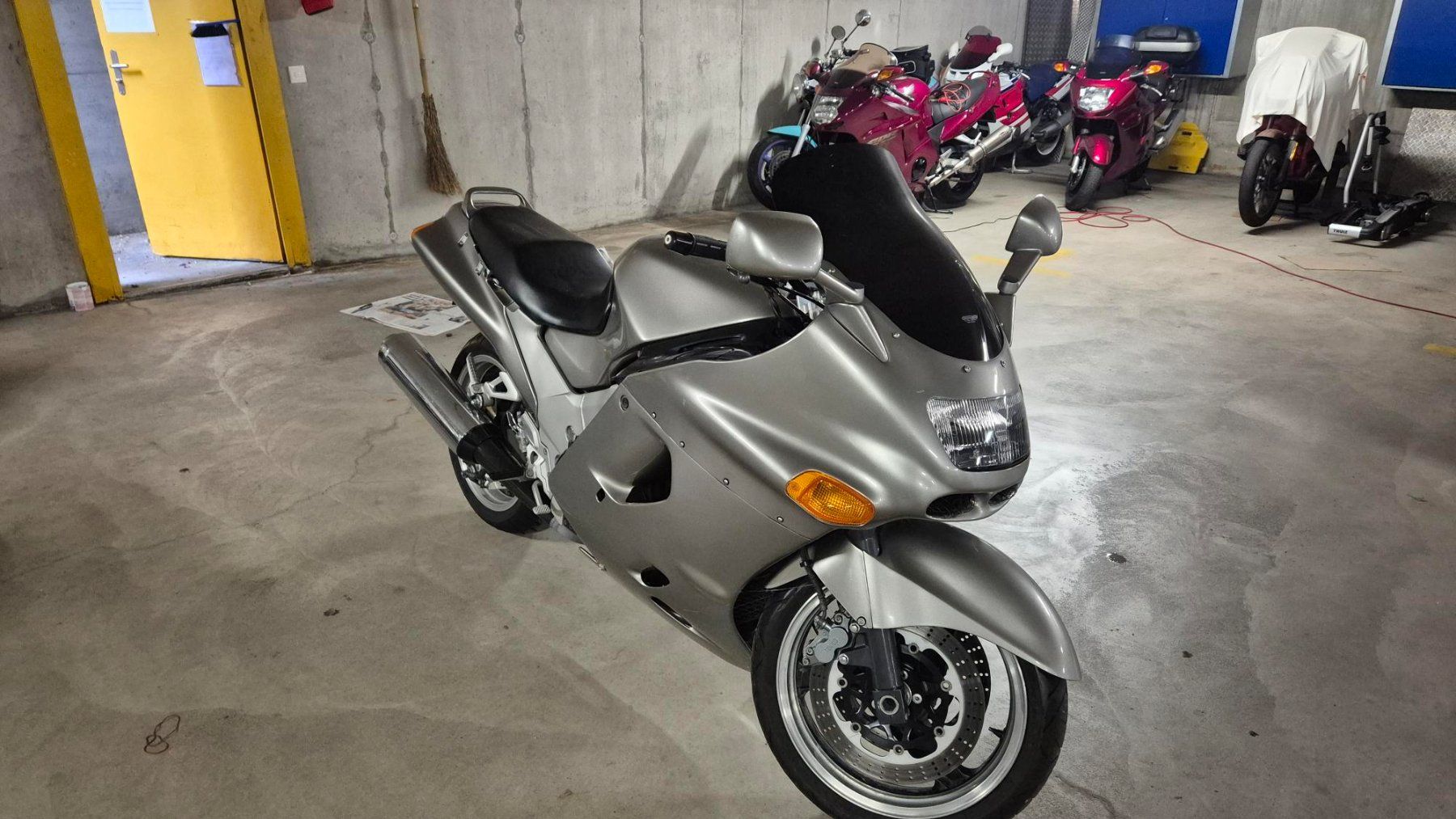 Kawasaki Touring: Kawasaki ZZR 1100 – Usato da Wettingen venduto da Mmarb 1