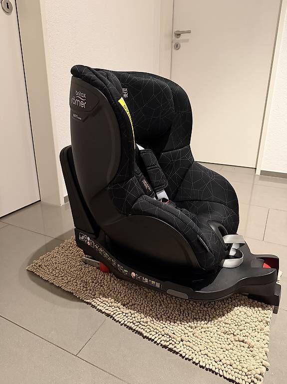 Britax Römer Seggiolini per auto: Britax Römer Dualfix i-Size – Usato da Wetzikon ZH venduto da Masterk 2