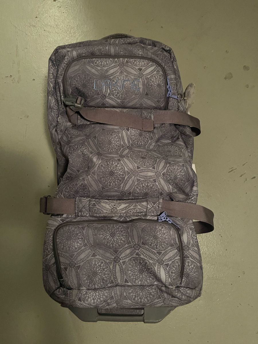 Dakine Reisekoffer: Dakine Rollkoffer – Gebraucht aus Waltenschwil von Maus0306