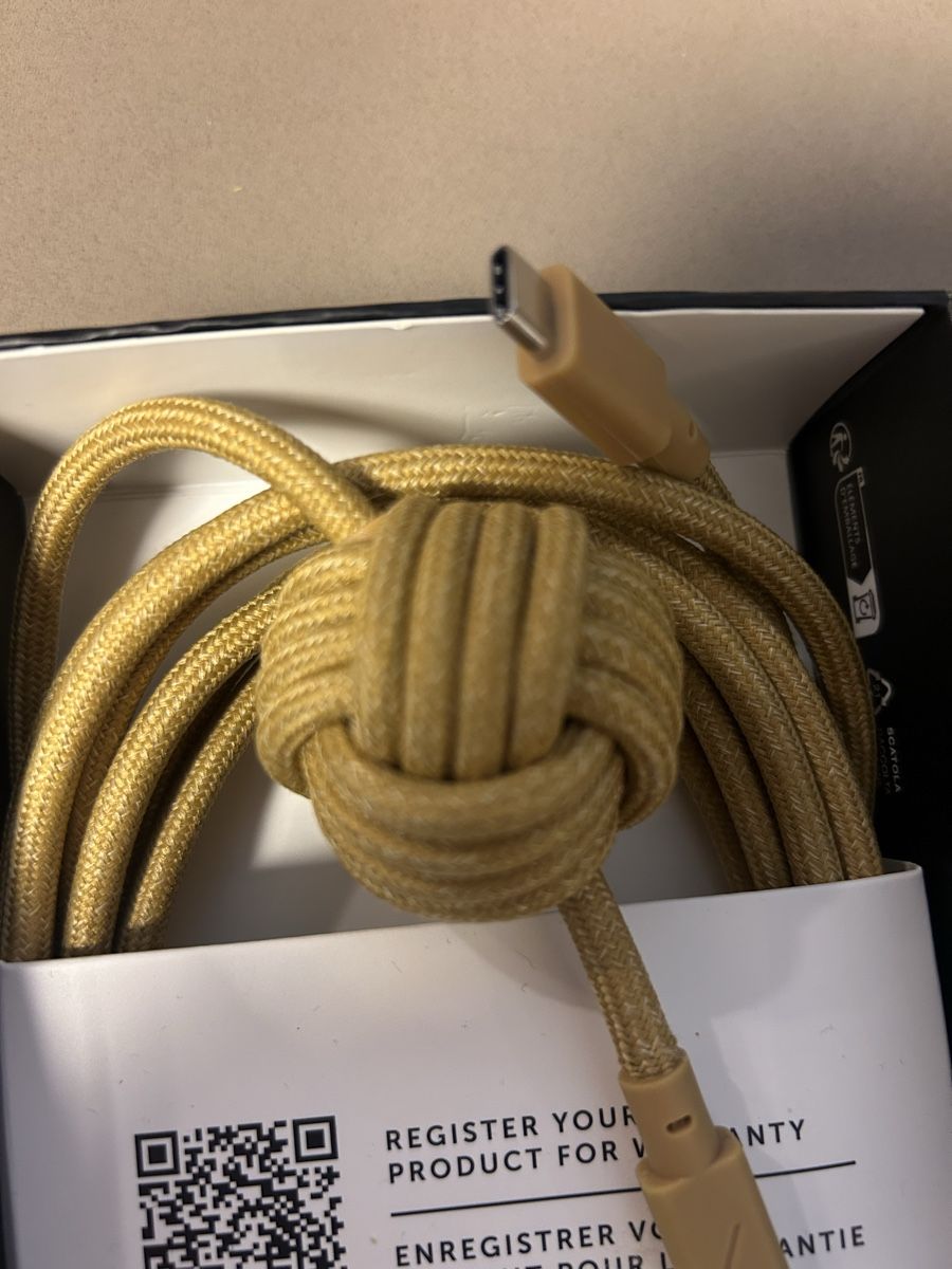 Kabel: Ungebrauchtes Ladekabel senfgelb – Neu und originalverpackt aus Winterthur von neelom 2