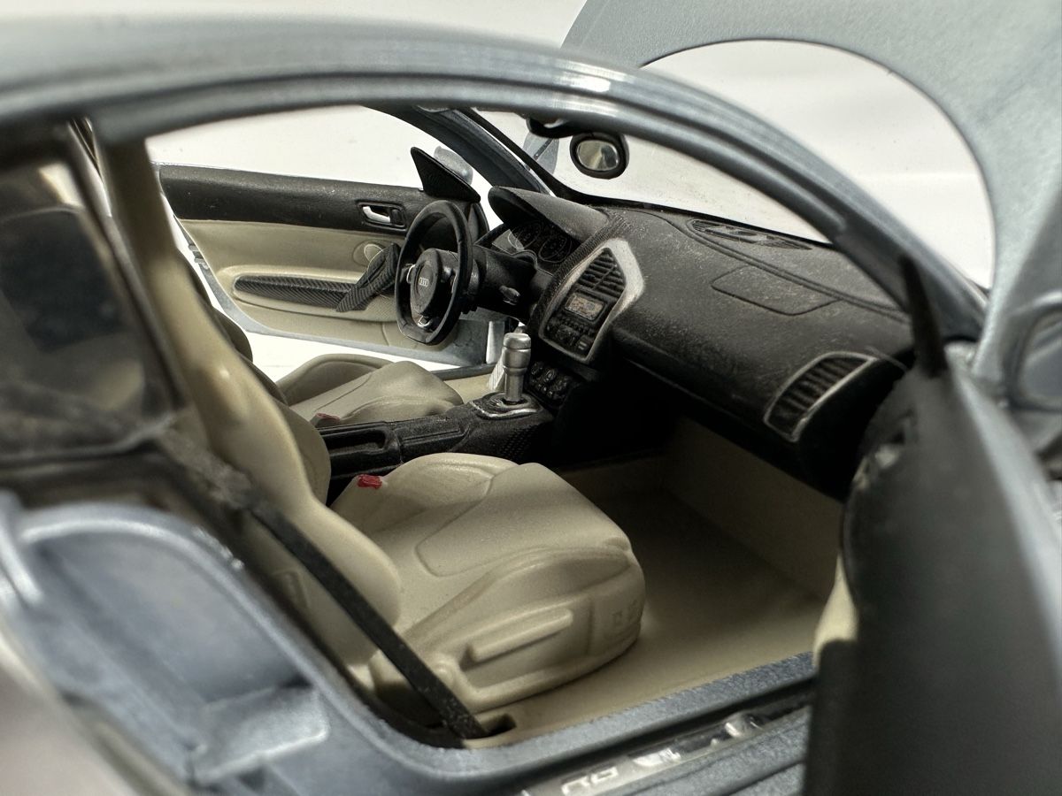 Maisto Modellautos: Audi R8 1:18, blau-silber, MAISTO – Gebraucht aus Zofingen von rf9_x2xt 6