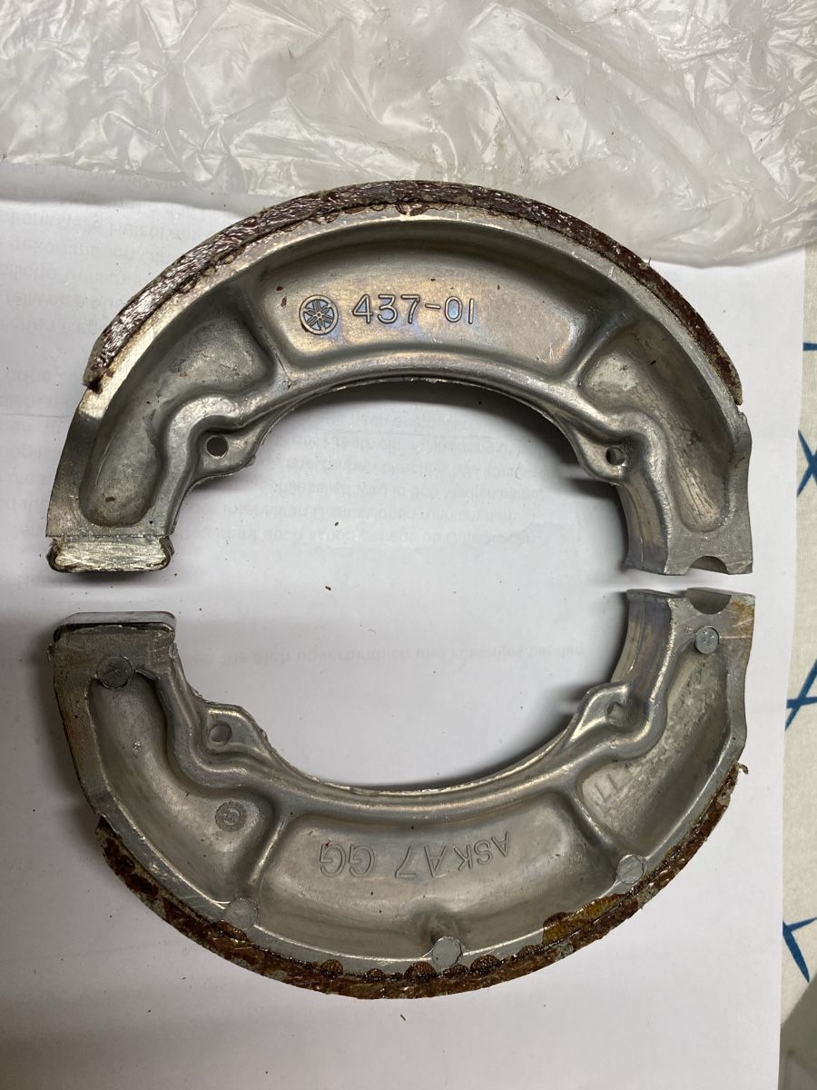 Tutti i ricambio per moto: Yamaha Bremsbacken Set, Originalverpackt – Nuovo e nell'imballaggio originale da Birmenstorf AG venduto da monza2011 1