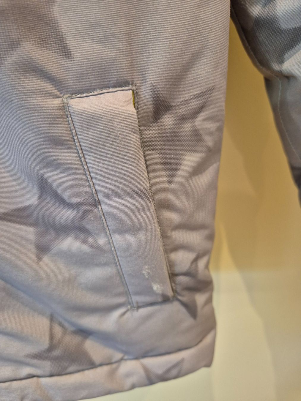 Giacche & Cappotti: Winterjacke grau mit Sternen, Gr. 116 – Usato da Dietikon venduto da grafad 3