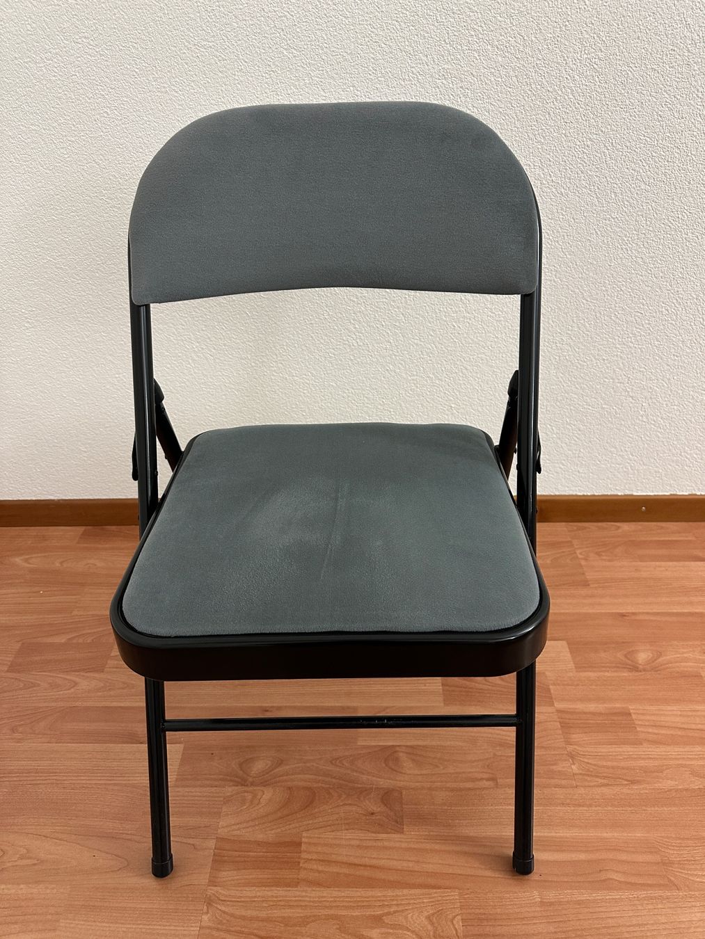 Set di tavolo e panche: Tisch mit 4 Stühlen – Usato da Arisdorf venduto da pinguin71 3