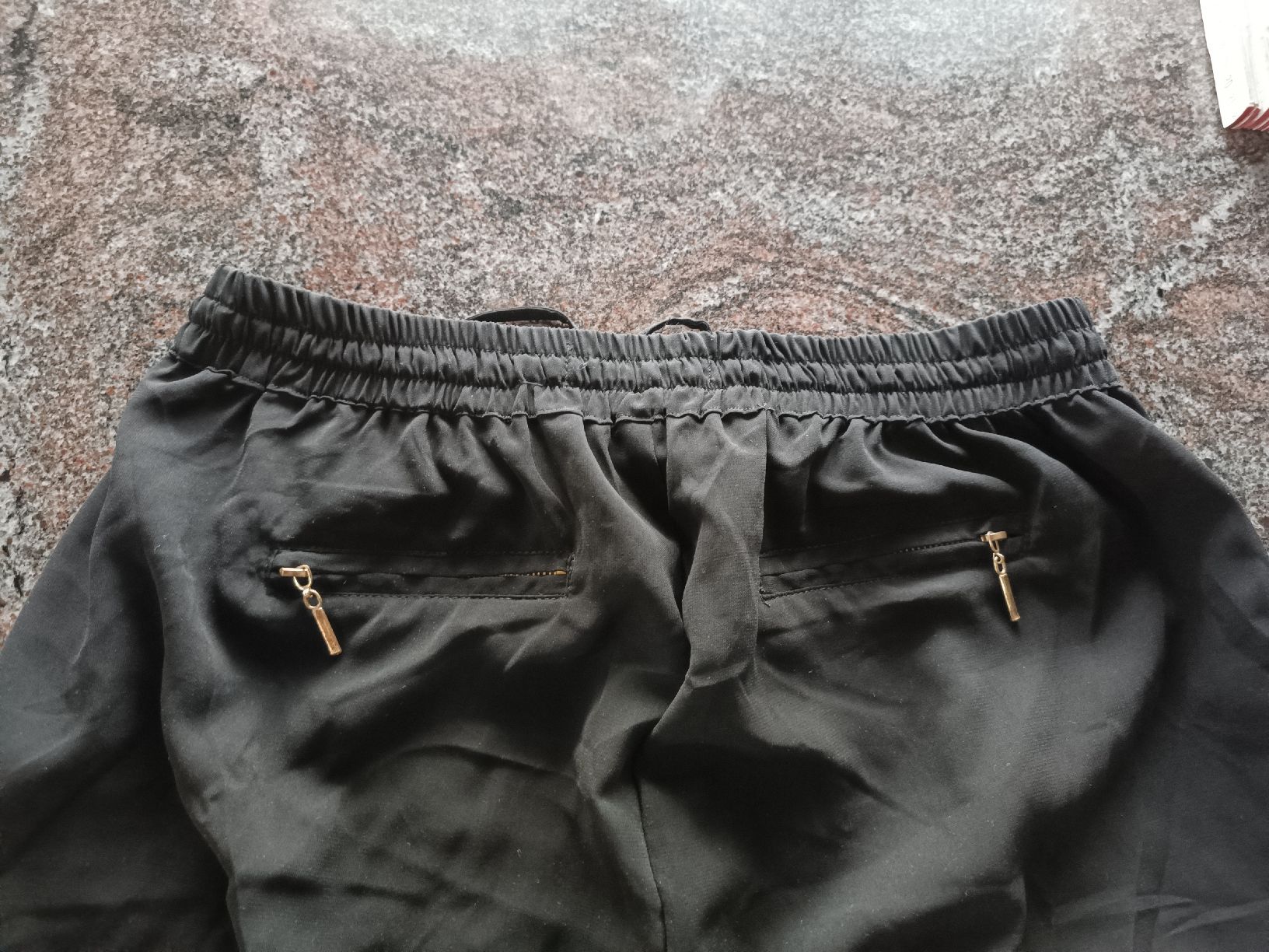 Pantaloni: Neue Hose L – Nuovo (secondo la descrizione) da Bätterkinden venduto da Elefantenzoo 2