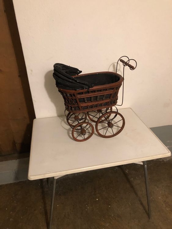 Alter Puppenwagen | Kaufen auf Ricardo