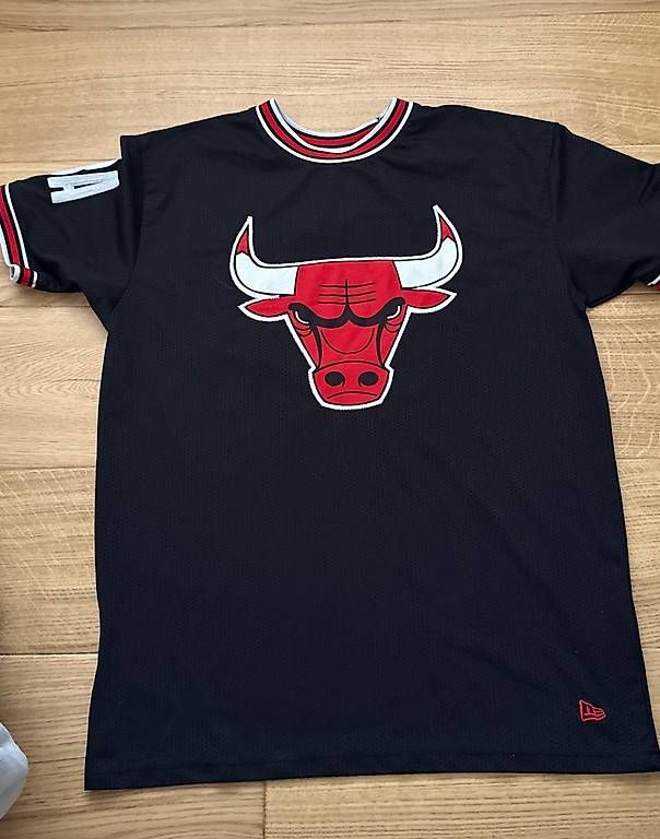 T-shirt: T-shirt NBA  – Usato da Bevaix venduto da Ky714n