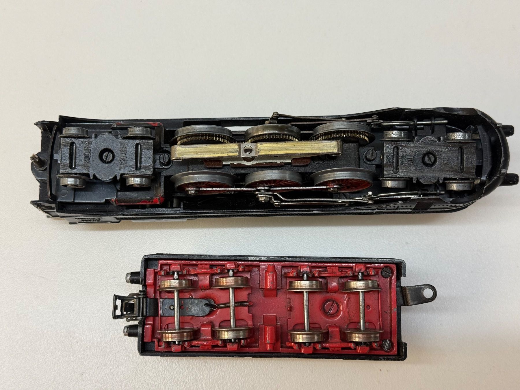 Märklin Modellini di ferrovie: Märklin SK 800, Dampflok mit Tender "Stromlinienform" – Usato da Hinwil venduto da Johann57 7