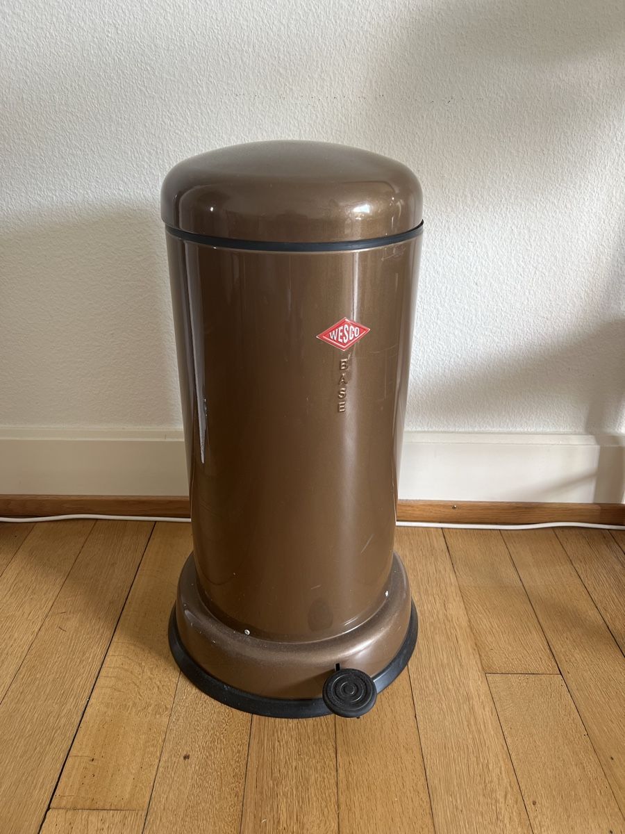 Wesco Cestini per rifiuti: Wesco Baseboy 20l – Usato da Zürich venduto da Leuzzeli