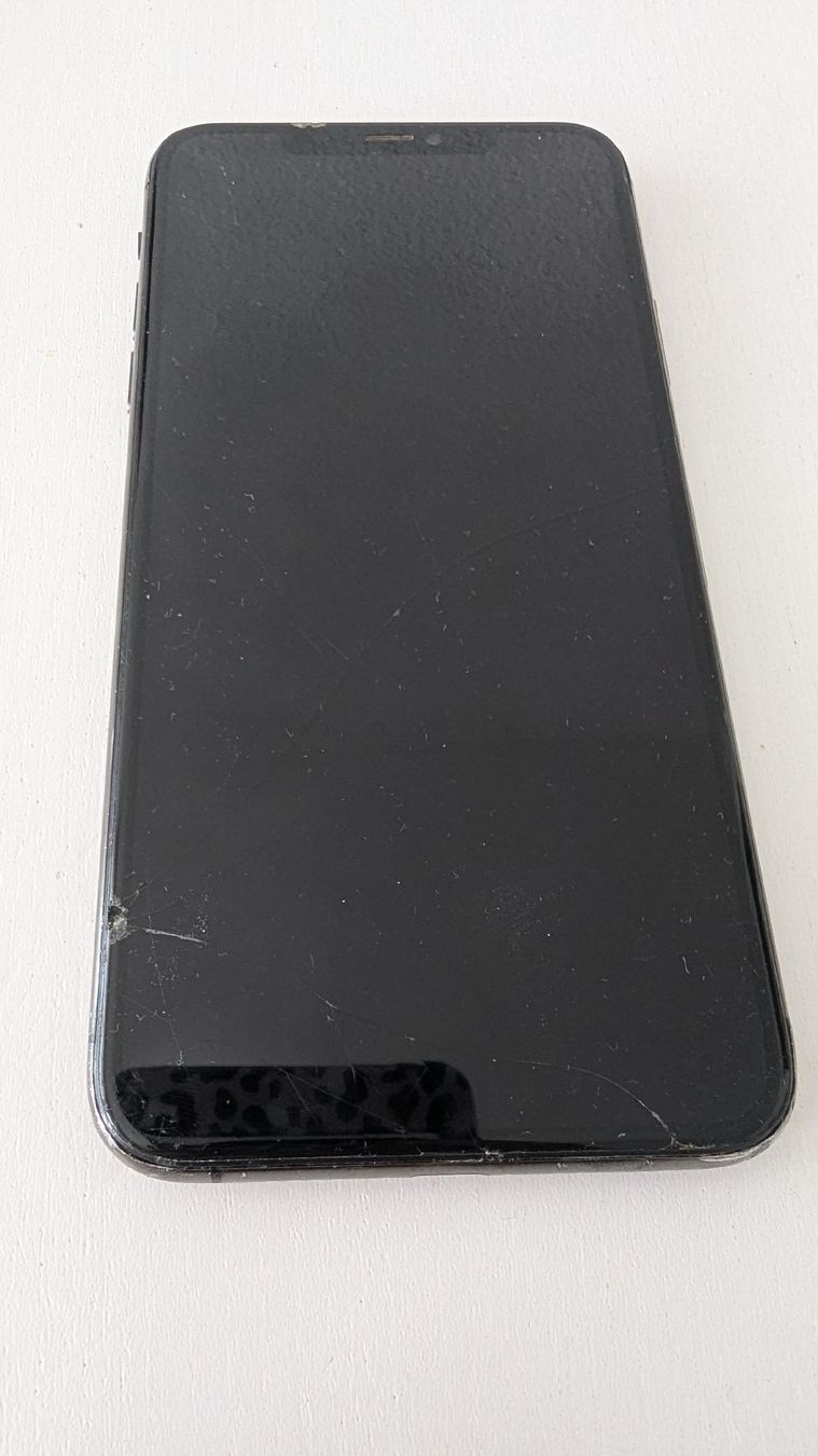 Apple Portables: Iphone 11 Pro Max Icloud gesperrt  – Défectueux à Steinmaur par Ottelo
