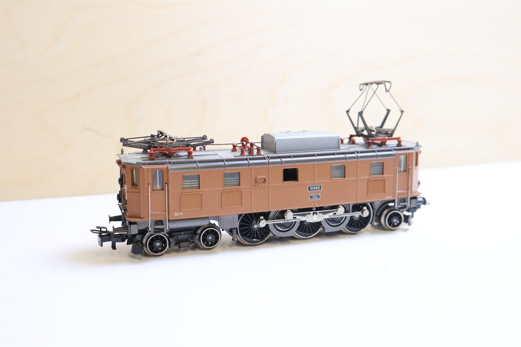 Märklin Modellini di ferrovie: Märklin SBB E-Lok Ae 3/6 - 3151 - H0 – Difettoso da Winterthur venduto da Monstera 4