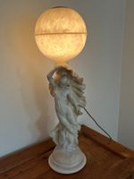 Antike Alabaster Tischlampe Venus Figur mit Kugel