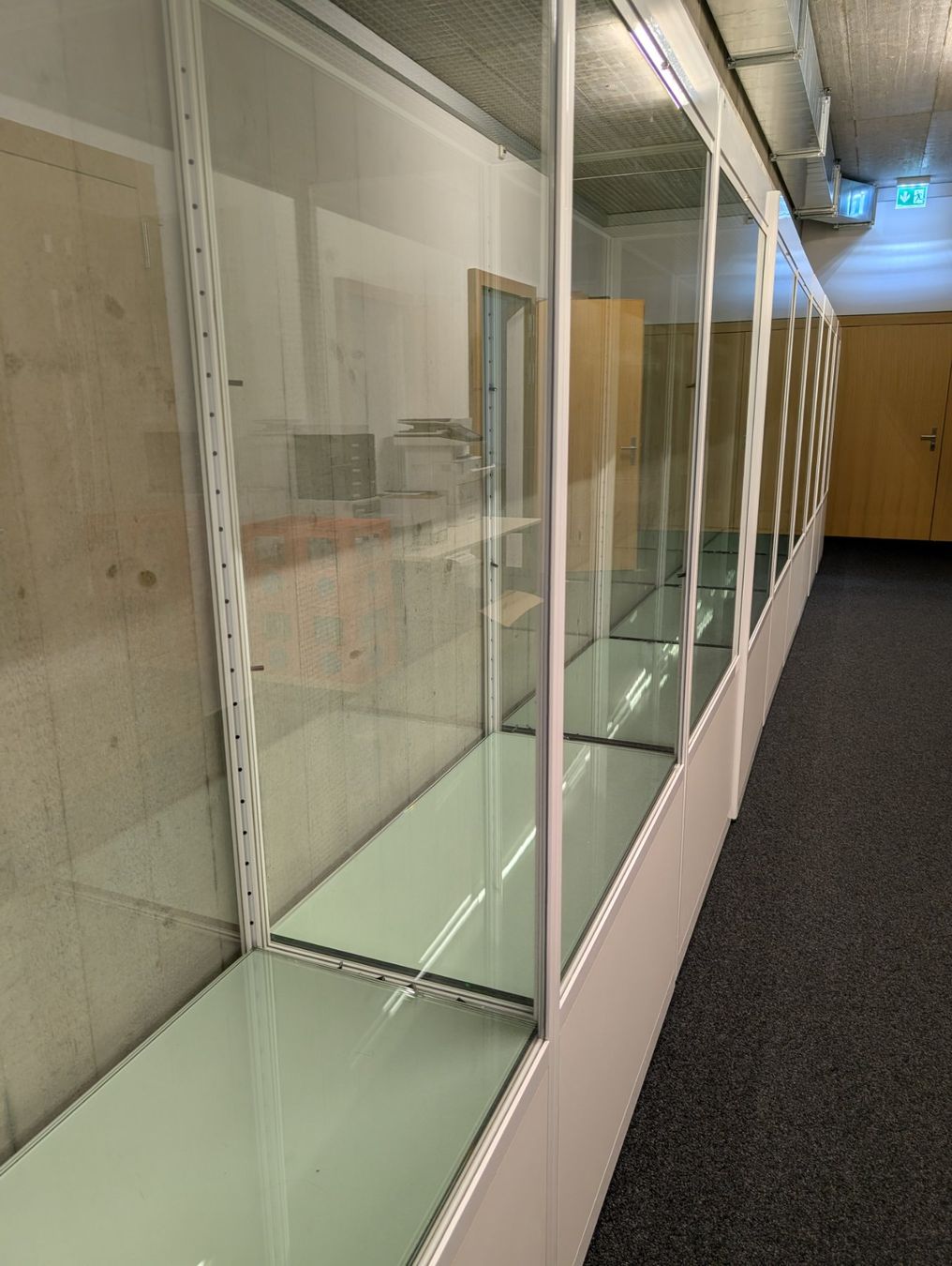 Vitrines: Ausstellungsvitrinen – D'occasion à Ebnat-Kappel par jol_2nw2 1