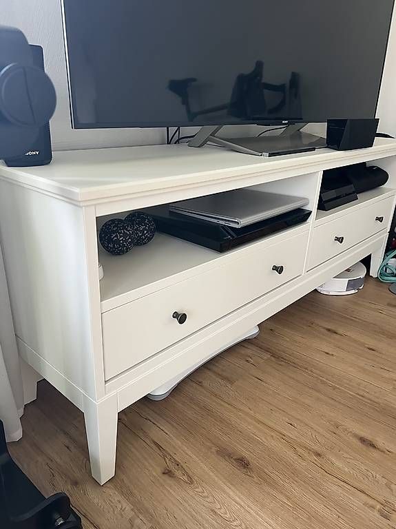 Mobili TV: Fernsehmöbel Ikea – Usato da Feldbrunnen venduto da sim_2kw2 2