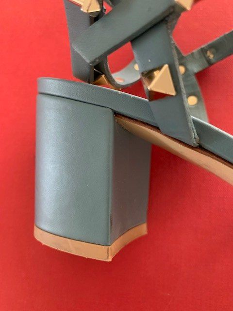 Valentino Damenschuhe: VALENTIONO Damen Sandalette Rockstud / Gr. 37 – Gebraucht aus Zürich von gonthemove 5