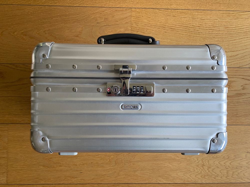 Rimowa cheap vanity case