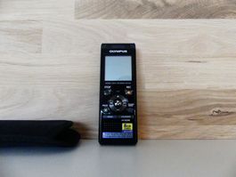 Olympus® WS-853 8GB Digital Voice Recorder, Schwarz - Top