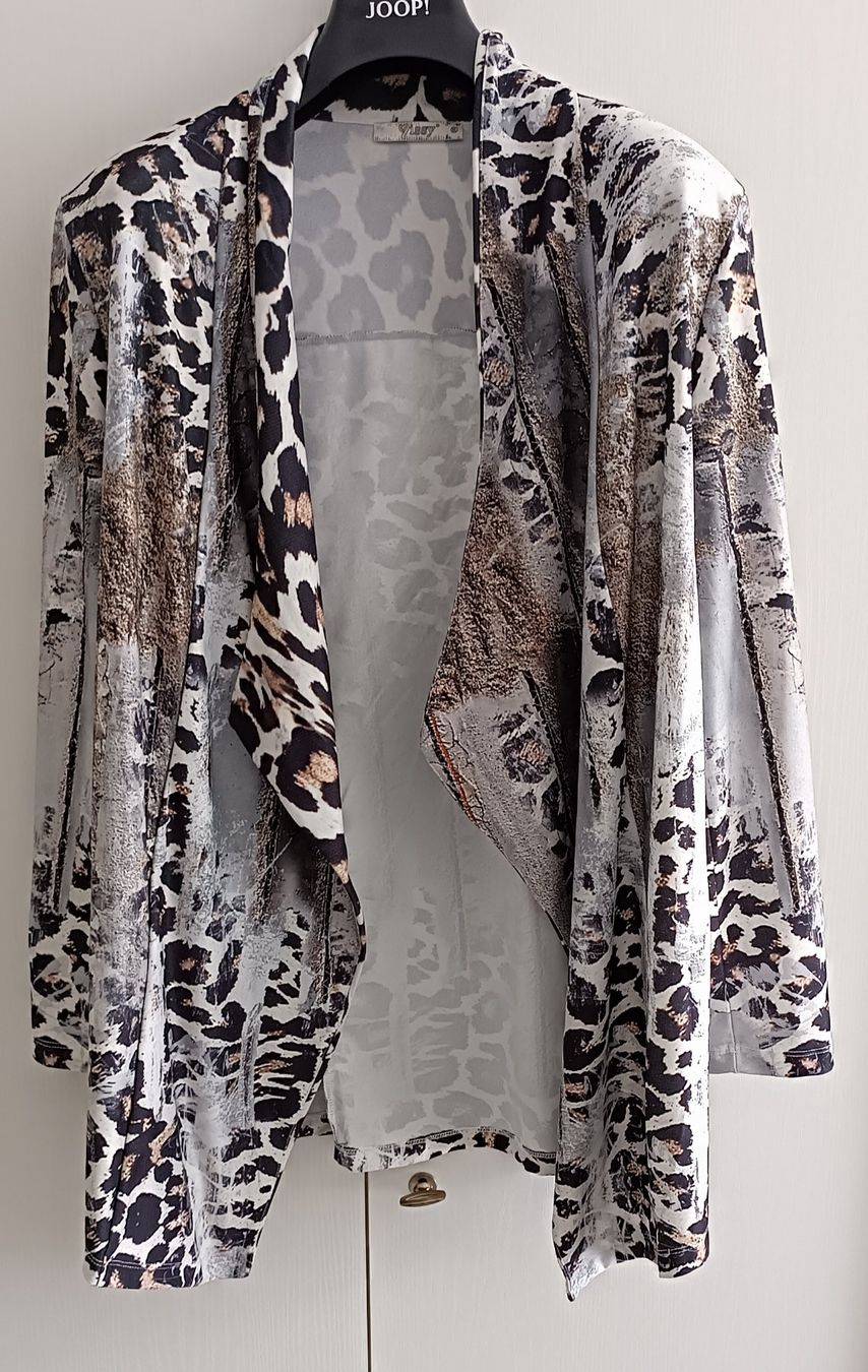 Blusen: Bluse / Jacke Leopardmuster – Neu (gemäss Beschreibung) aus Pfungen von pegbob