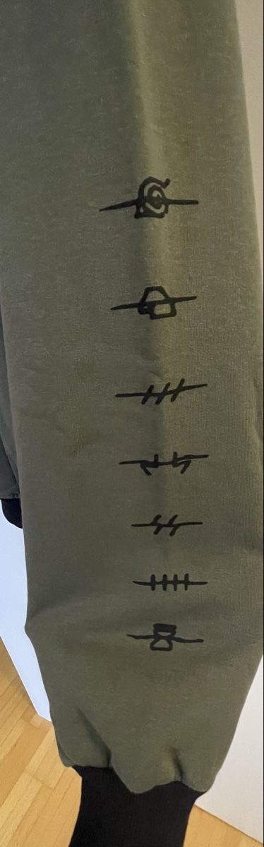 Maglioni & Felpe: Naruto Pullover grün und schwarz Grösse L – Nuovo (secondo la descrizione) da Wil SG venduto da WauWauBoutique 2