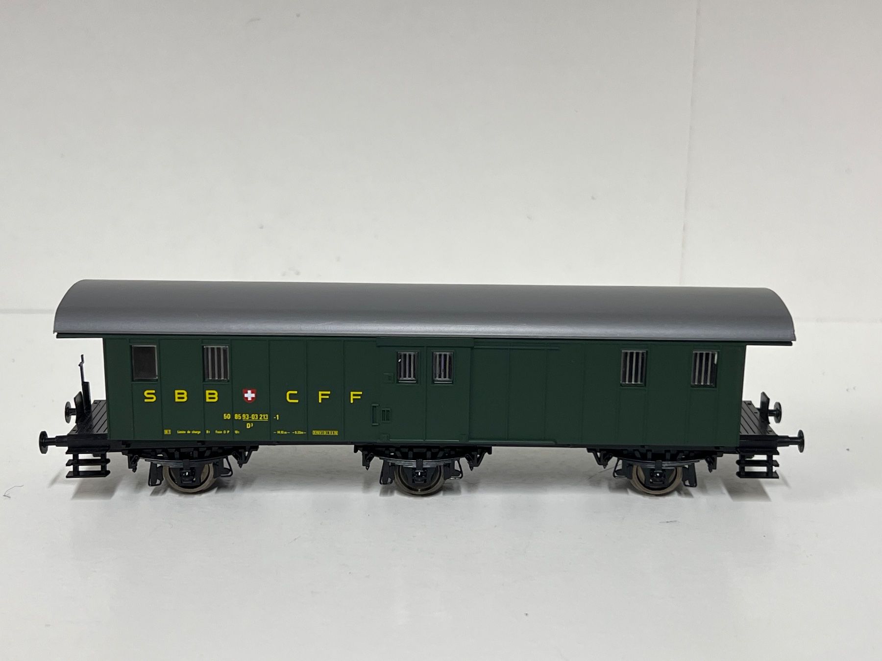Aku Modellini di ferrovie: AKU SBB CFF FFS D3 COMP . NR 9049/6  Basis LILIPUT H0 DC – Nuovo (secondo la descrizione) da Neuenhof venduto da ludovicco 1