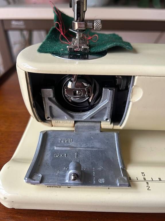 Nähmaschinen: Machine à coudre Bernina Minimatic 707 – Gebraucht aus La Neuveville von jl__79w9 3