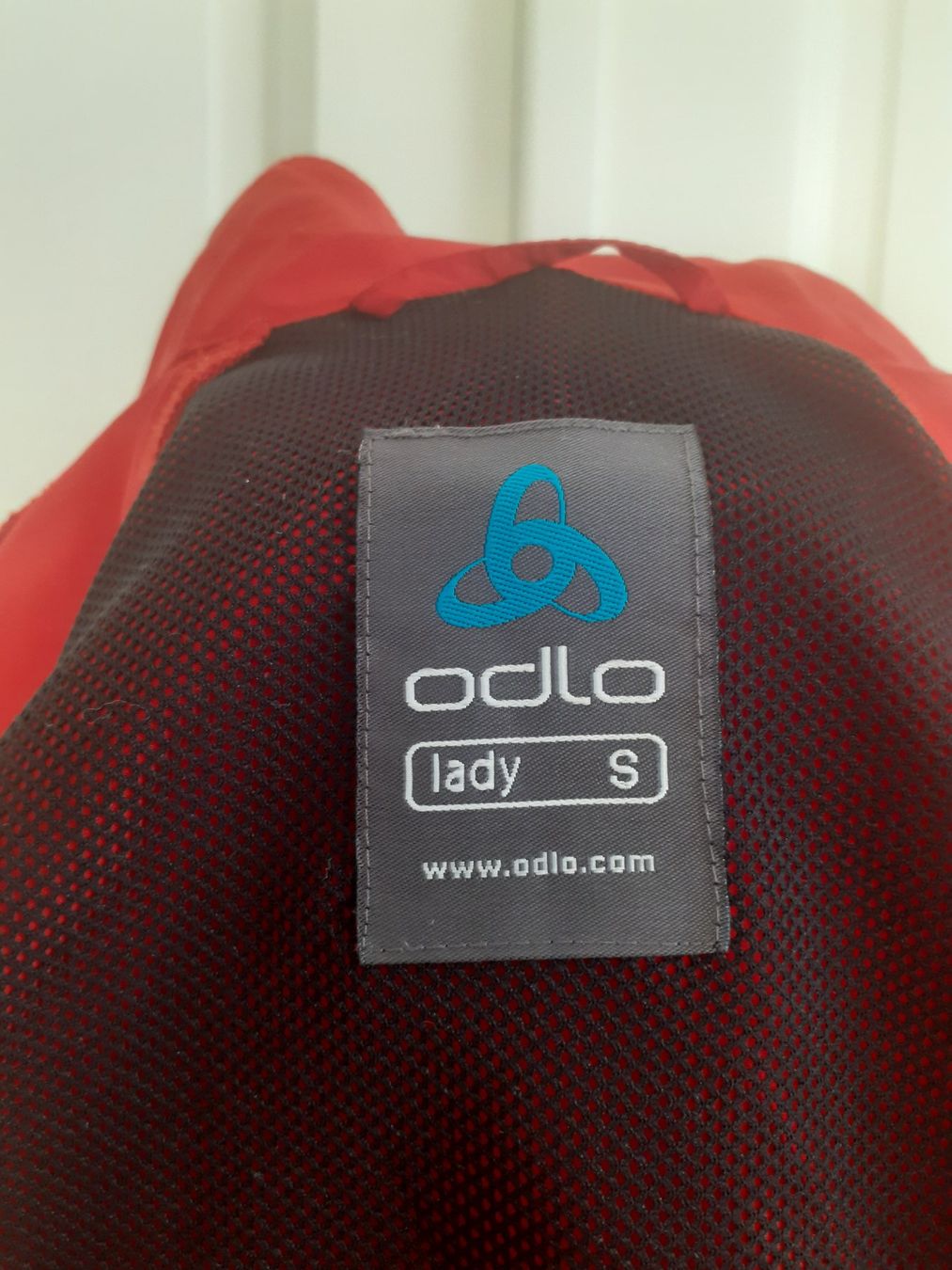 Odlo Jacken: Veste Odlo rouge, taille S – Gebraucht aus Lausanne von nma_b7dk 5