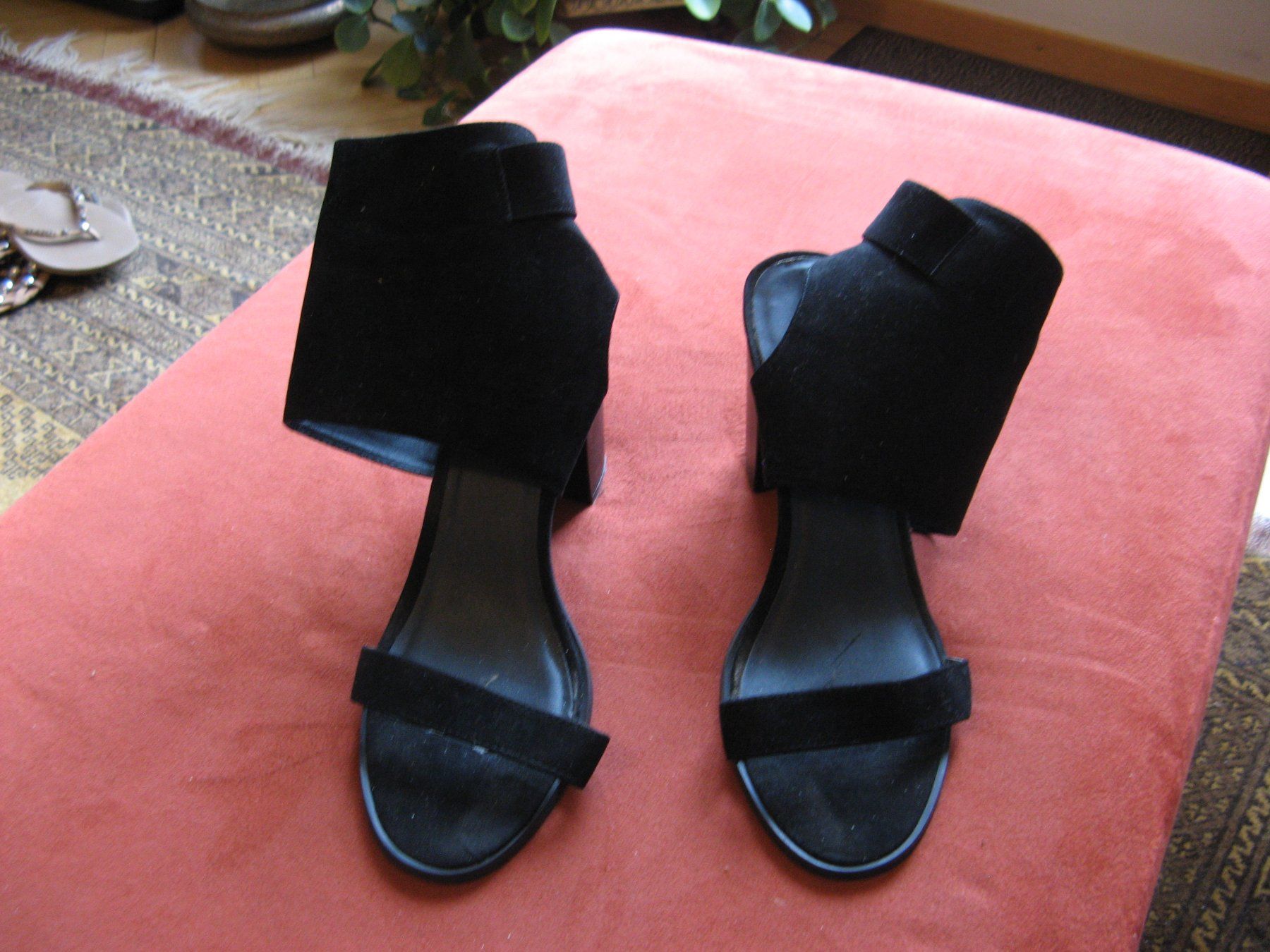 Scarpe da donna: Sandalen high Gr. 40 mit Manschetten Na-kd – Usato da Zürich venduto da apil