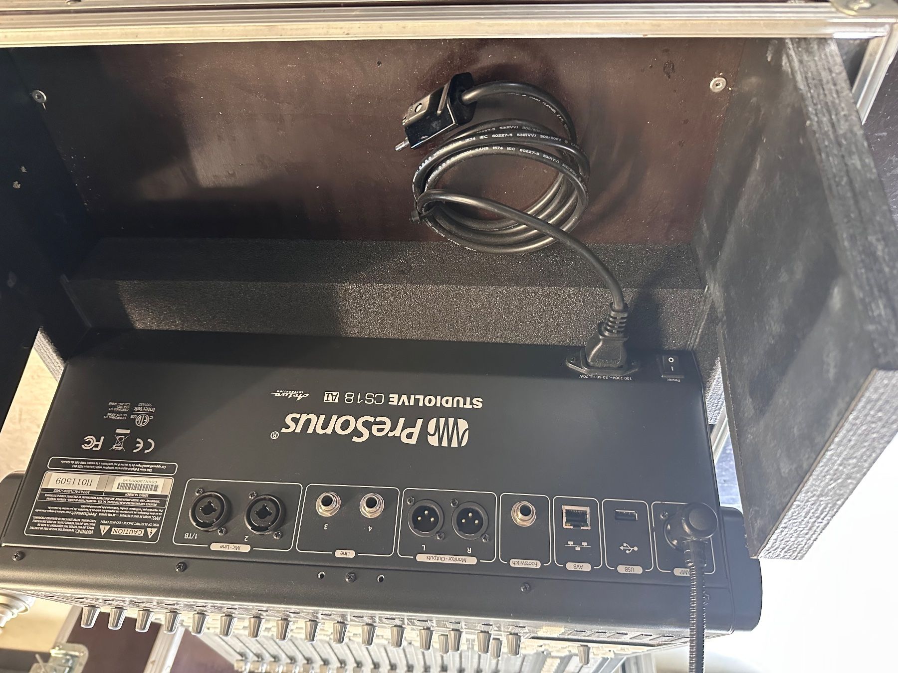 PreSonus Console di mixaggio: Presonus StudioLive CS18AI und RM32AI inkl. Case – Usato da Iseltwald venduto da simy-666 3