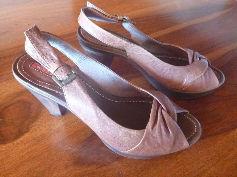 Scarpe da donna: Sandalen Weekend – Nuovo (secondo la descrizione) da Weisslingen venduto da TechnoFant