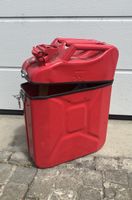 Upcycling     umgebauter 20-Liter-Metall-Benzinkanister