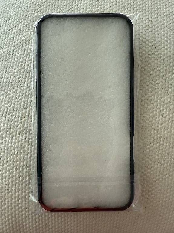 Cover & Protezioni schermo: iPhone 16 Plus Transparente Gummi Schutzhülle - Schwarz – Usato da Wetzikon ZH venduto da cutura 1