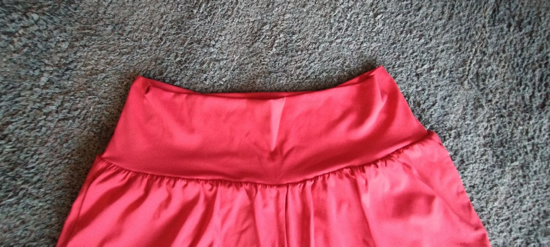 Halara Pantaloni: Halara Shorts, Grösse L, Rot. leicht & elastisch – Usato da Luterbach venduto da Liveyourdream 1