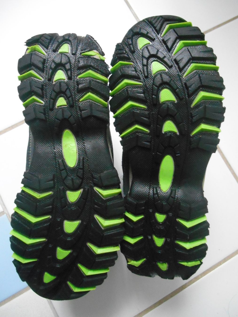 Chaussures garçon: Kinder-Trekking-Schuhe Gr. 34 – Neuf (Voir description) à Nussbaumen AG par Sumopi 3