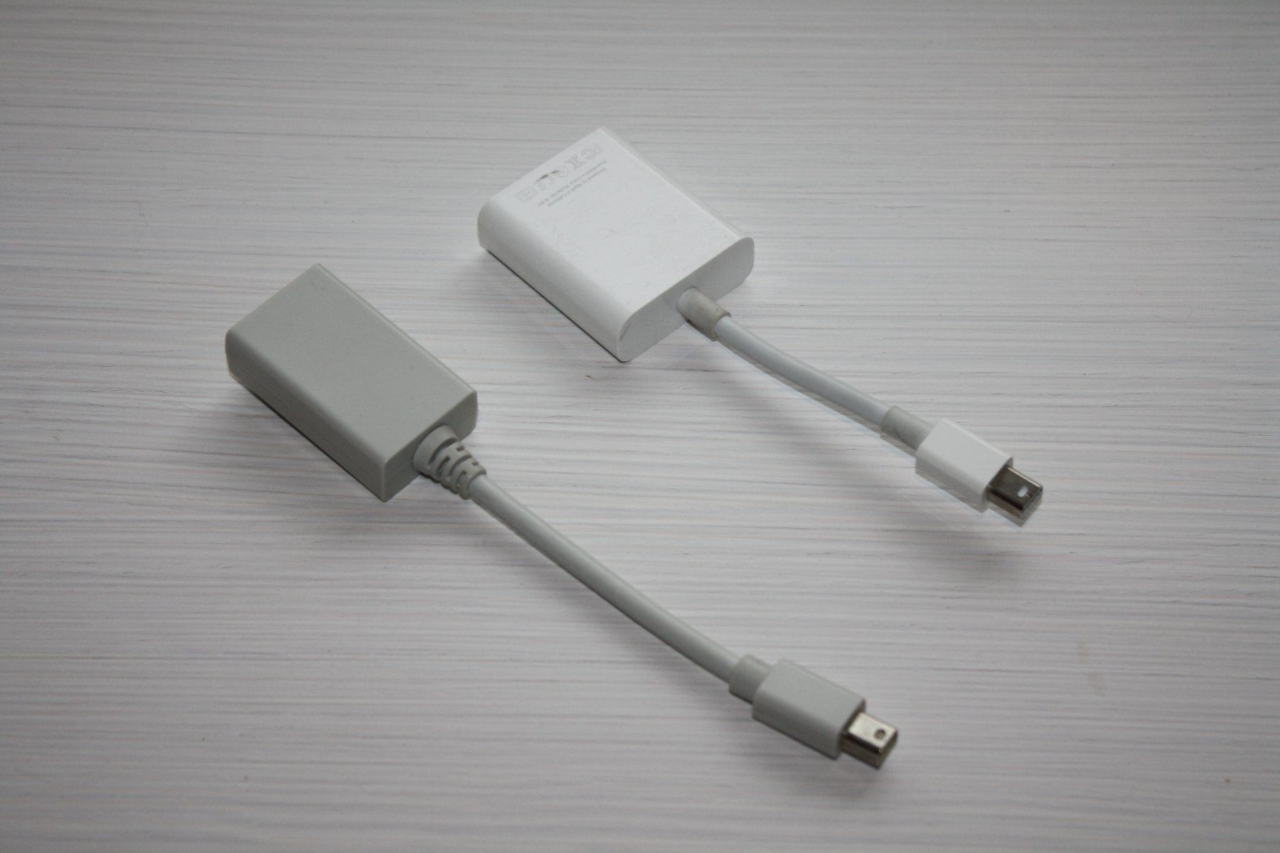 Apple Unità & Adattatore: Adapterset Mini Display Port VGA / HDMI – Usato da Bäretswil venduto da maiesim 1