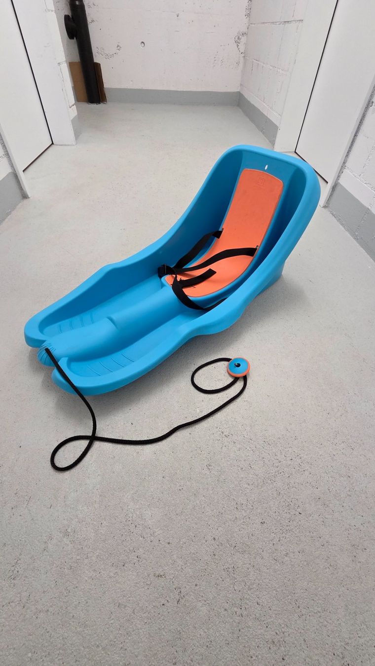 Slitta: Kinderbob mit Sitz und Sicherheitsgurt - wenig gebraucht – Usato da Schwyz venduto da Thomas_H1986