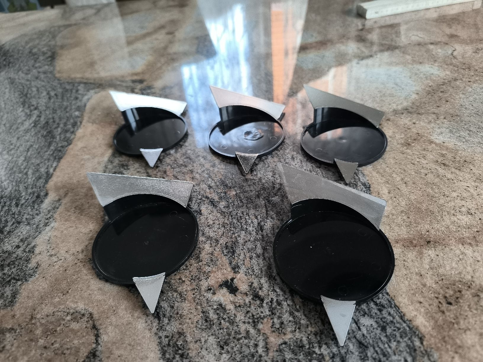 Sottobicchieri: 5 Design Glasuntersetzer schwarz silber glänzend 👍 – Usato da Oberwil b. Zug venduto da Gto469