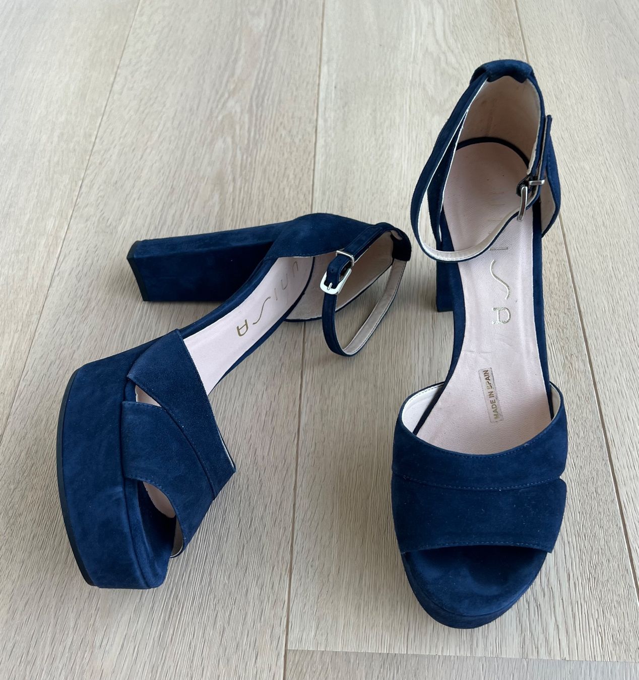 Unisa Scarpe da donna: UNISA Echtleder- Sandalen mit Blockabsatz Gr.40 – Nuovo (secondo la descrizione) da Degersheim venduto da Starkigel 3