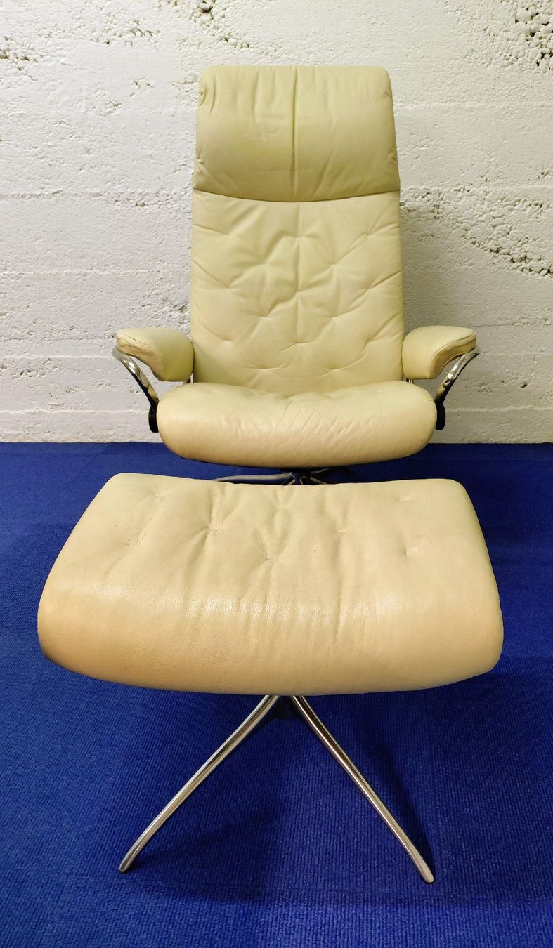 Stressless Poltrone: Stressless Sessel Metro high back mit Hocker – Usato da Wabern venduto da Pille68