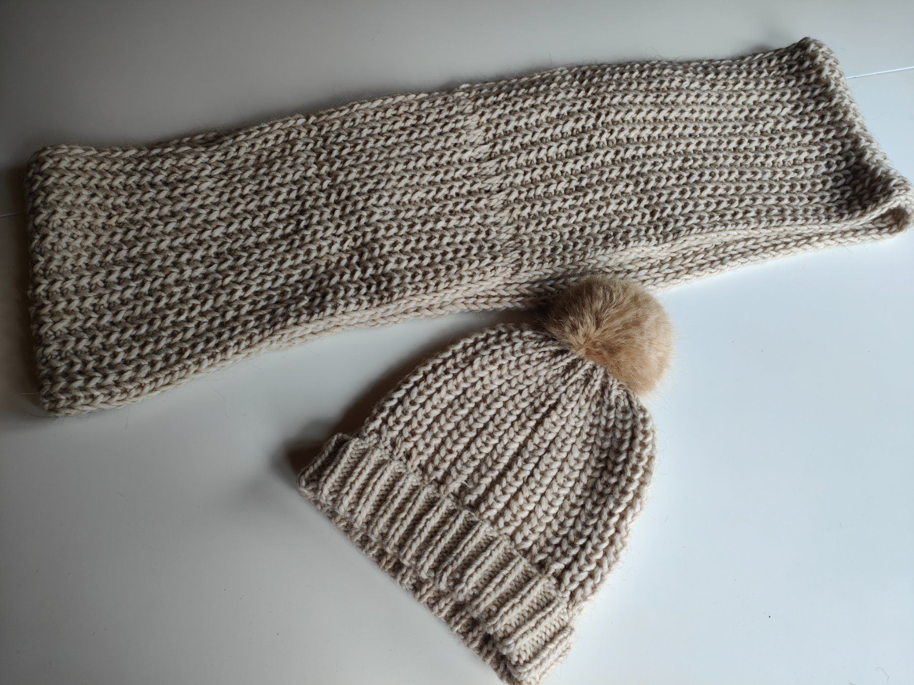 Foulard & Sciarpe: Ensemble bonnet écharpe – Usato da Penthalaz venduto da Cortis 1