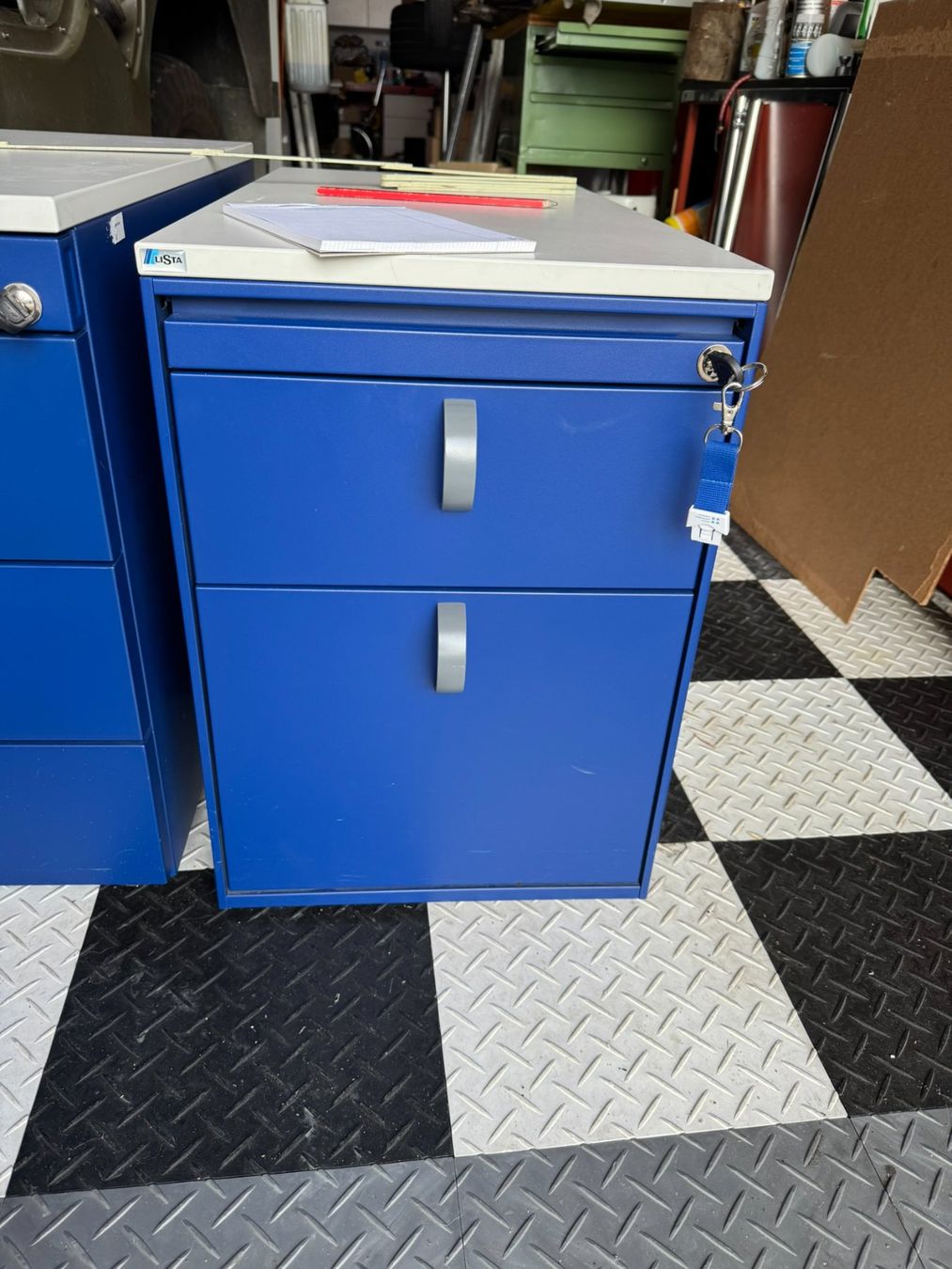 Contenitori edile: Blauer Lista Rollcontainer abschliessbar 2 Schubladen Büro – Usato da Ueberstorf venduto da hoster