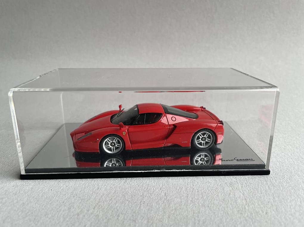 Modellini d'auto: Red Line Ferrari Enzo 1/43 - rouge – Usato da Seiry venduto da besson-photo 1
