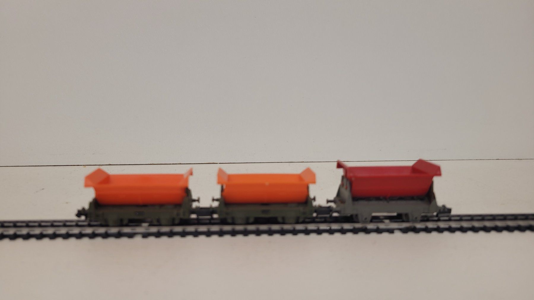 Piko Modellini di ferrovie: Spur N Arnold 4480 Kipplore Schotterwagen – Usato da Büsserach venduto da ModellbahnDepot 3
