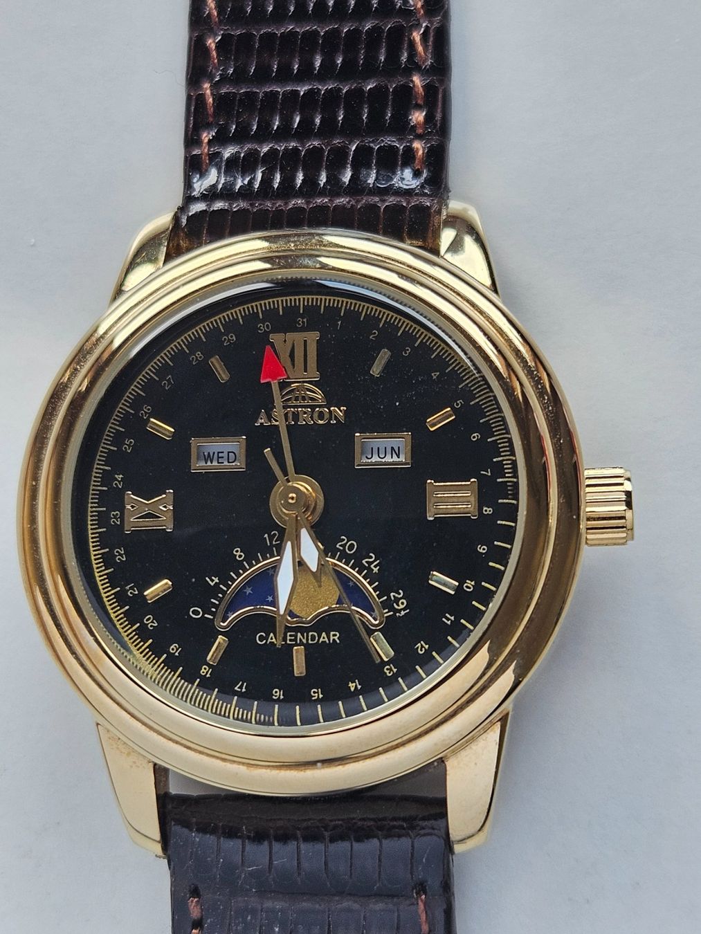 Uhren: 453 Astron Triple Date Mondphasen Quartz – Gebraucht aus Berikon von mmm21