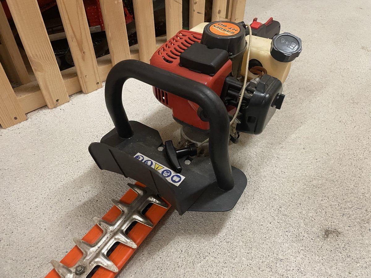 Toutes les machines: Benzin Heckenschere, Gartenschere – Défectueux à Dällikon par Marcofloro 1