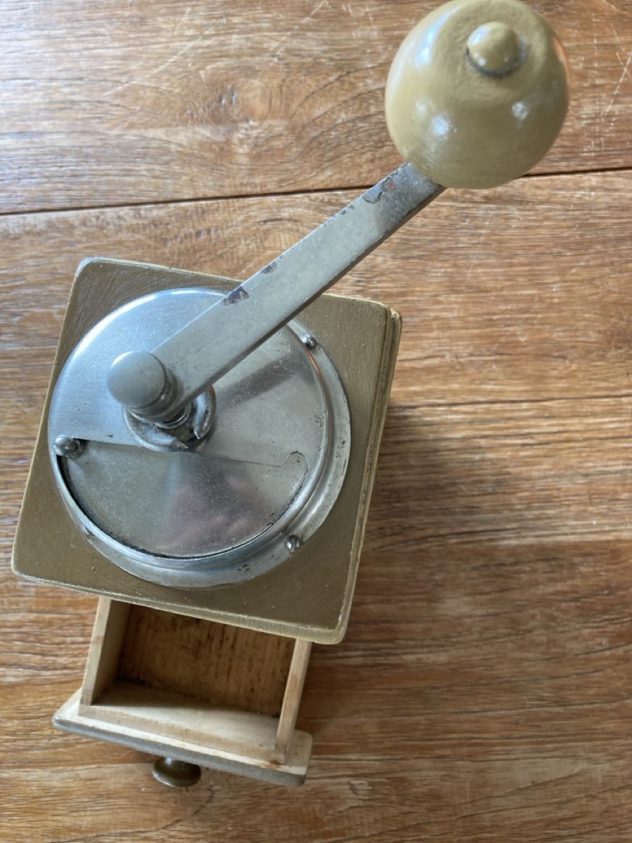 Elettrodomestici da cucina: Antike Kaffeemühle. Shabby Chic Style! – Usato da Besenbüren venduto da sunnyringo 1