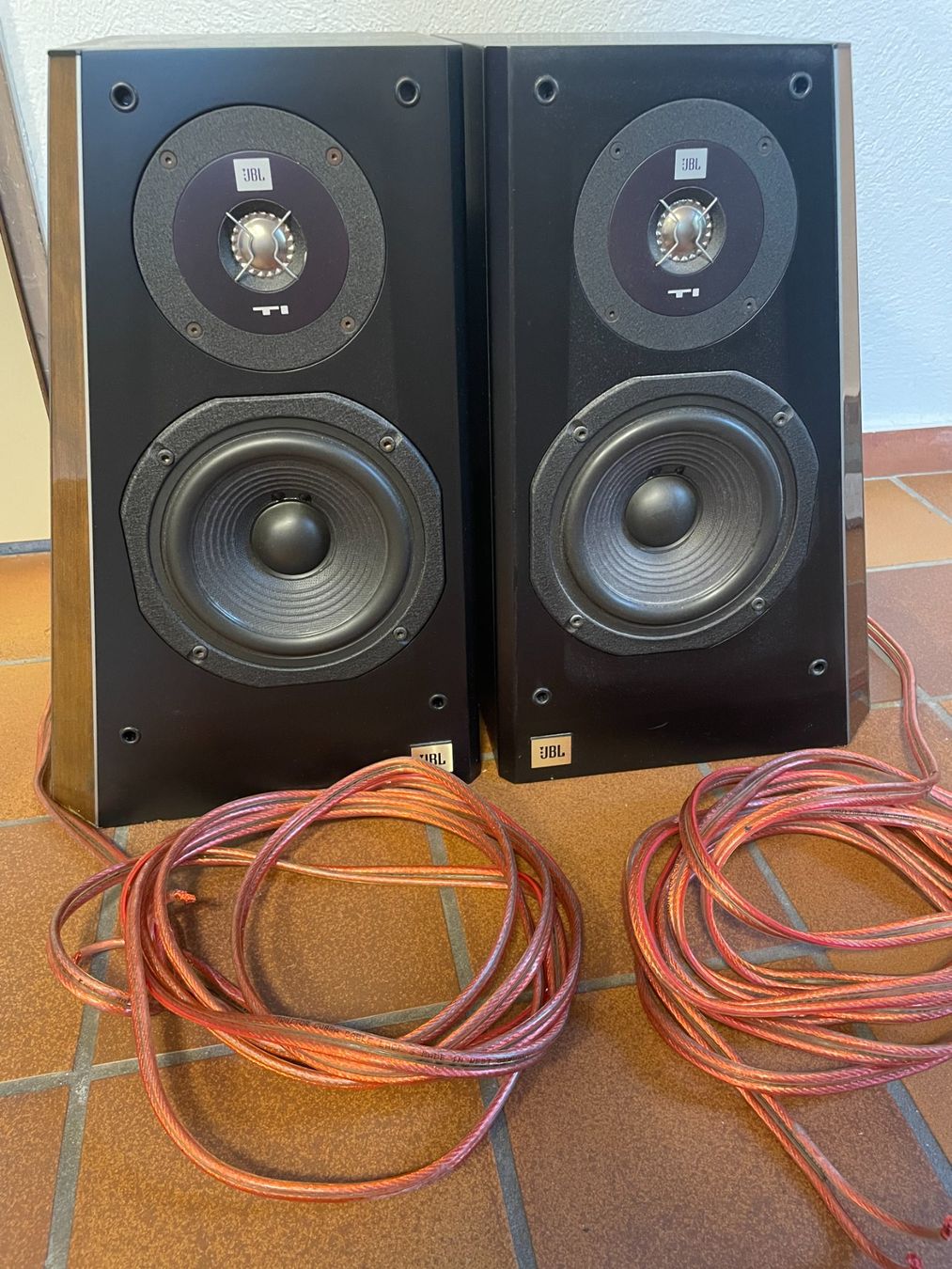 JBL Haut-parleurs: Boxen JBL Ti1000 – D'occasion à Domat/Ems par 01Mani 1