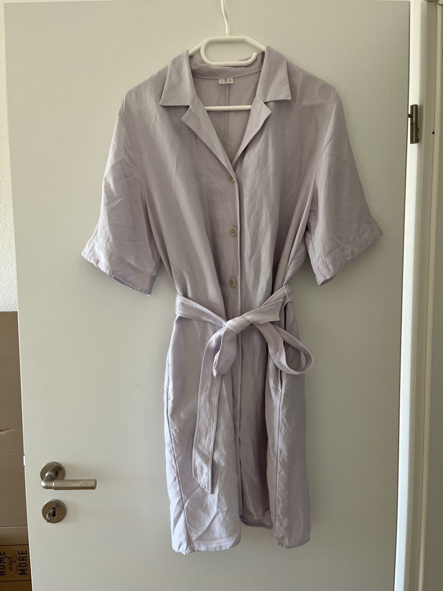 Arket Robes: Leinenkleid in Flieder   – Neuf (Voir description) à Allschwil par MaloseS08
