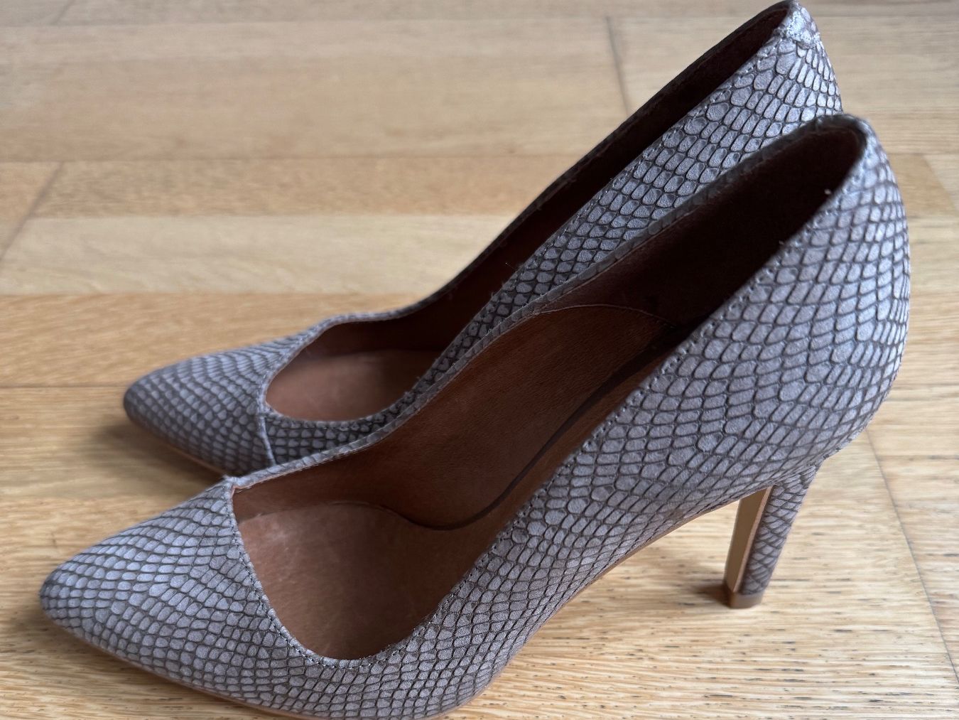 Damenschuhe: Elegante Pumps mit Schlangenoptik, Grösse 37 – Neu (gemäss Beschreibung) aus Inwil von san_zh 2